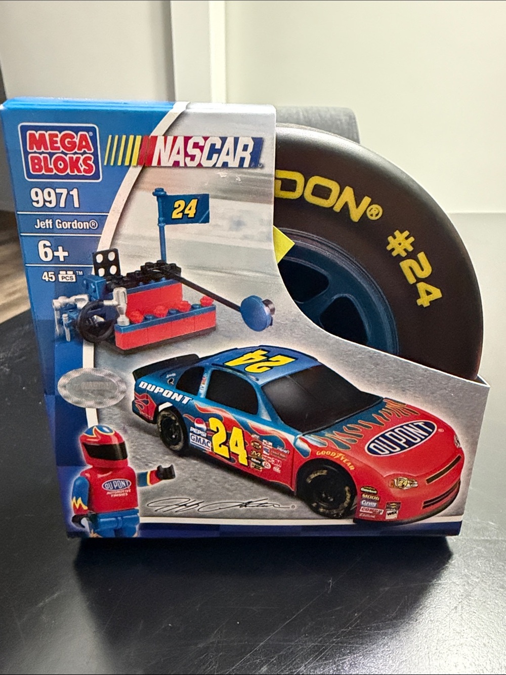 Mega Bloks NASCAR Jeff Gordon #24 Blue and Red Race Car Playset